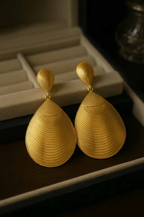 Aretes Lágrima Dorada